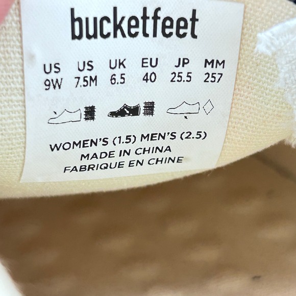 BucketFeet Adult Unisex Multicolor Canvas Slip On Sneakers NWT- W9 & M7.5 - Picture 11 of 11